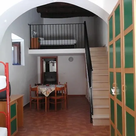 Della Torre Lantgård